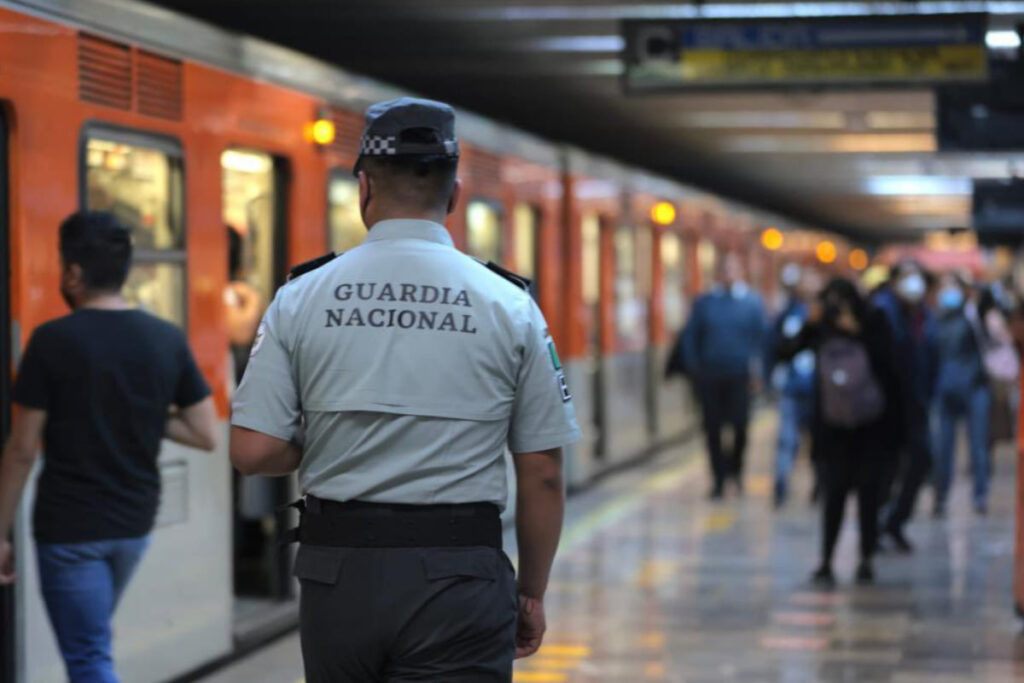 Guardia Nacional en el Metro de la CDMX