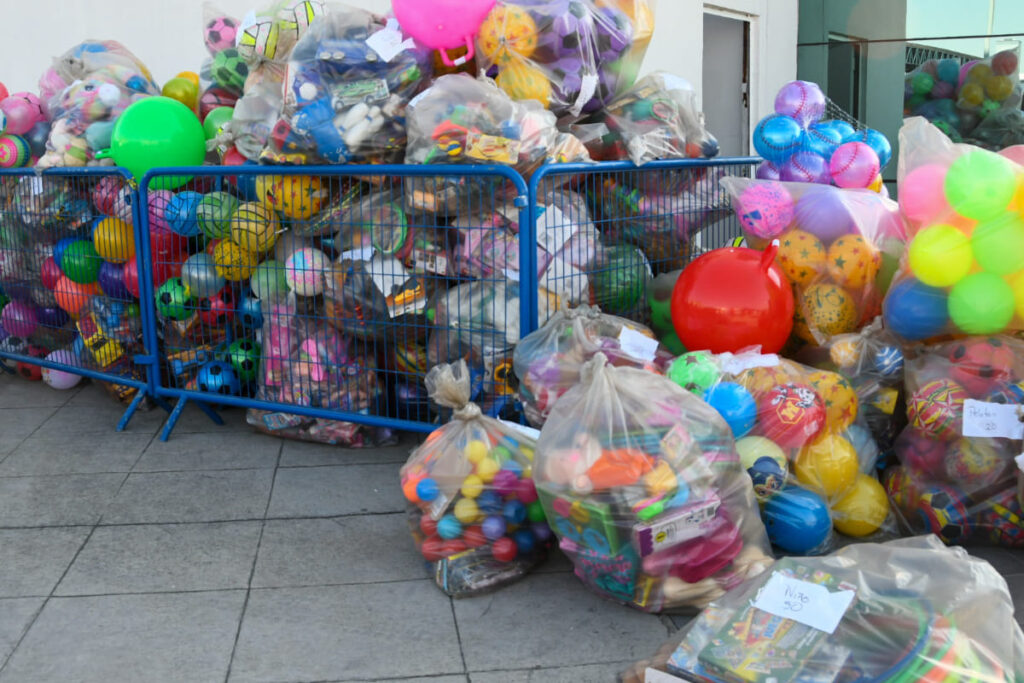 BUAP dona juguetes a niños de escasos recursos