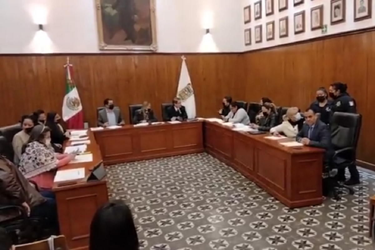 Con policías, Paola Angón corre del Cabildo de Cholula a regidora 4 paola angon corre a regidora 1