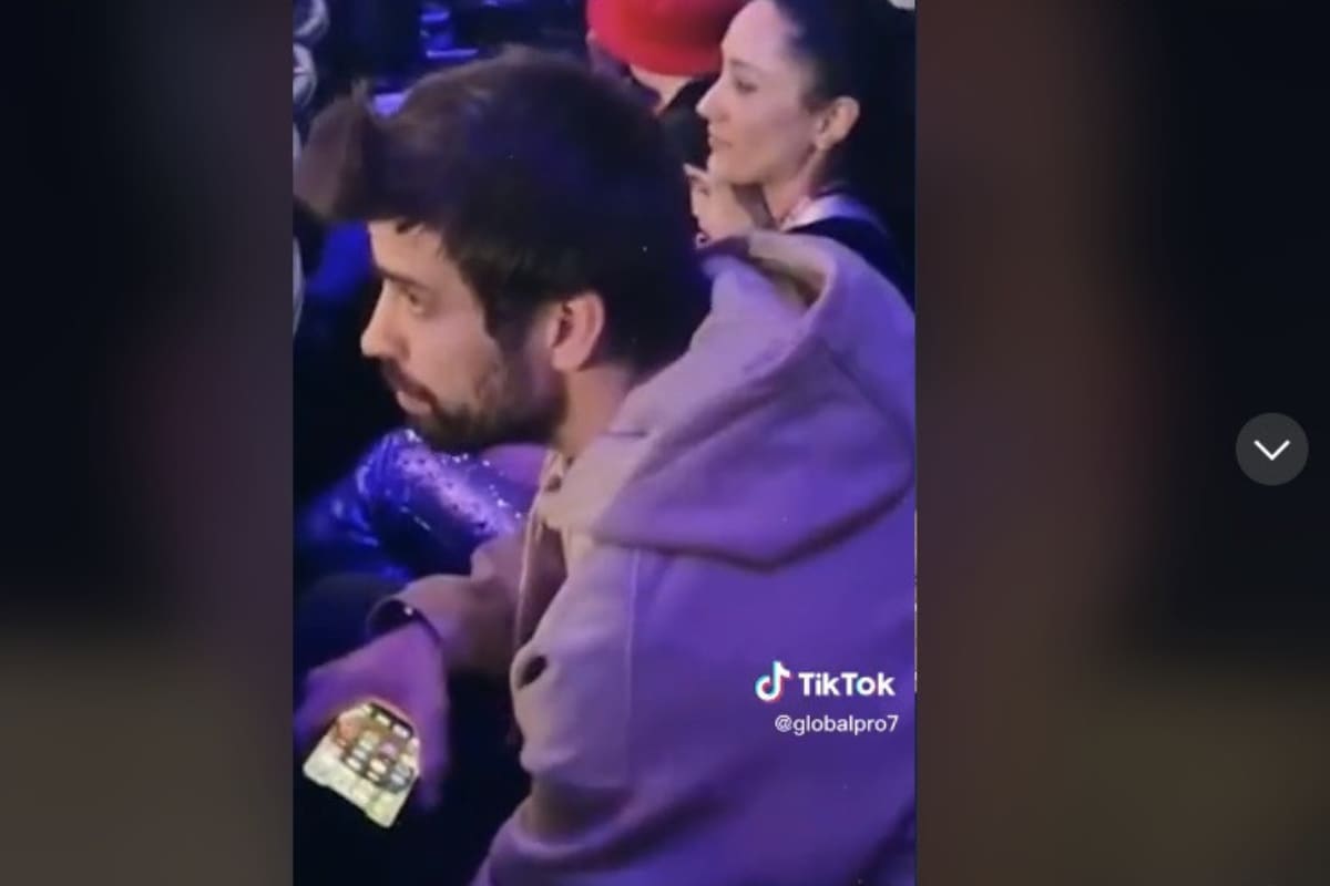 VIDEO: Así reaccionó Piqué al escuchar la nueva canción de Shakira en un partido 3 Reacción de Piqué a canción de Shakira