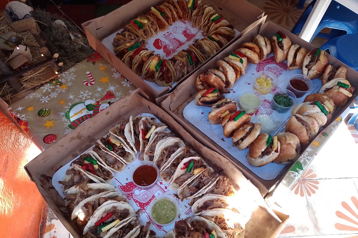 ¡Deliciosas! Al pastor o árabe, está taquería de Puebla vende Roscas de Reyes de tacos y cemitas 5 rosca de tacos en puebla 1