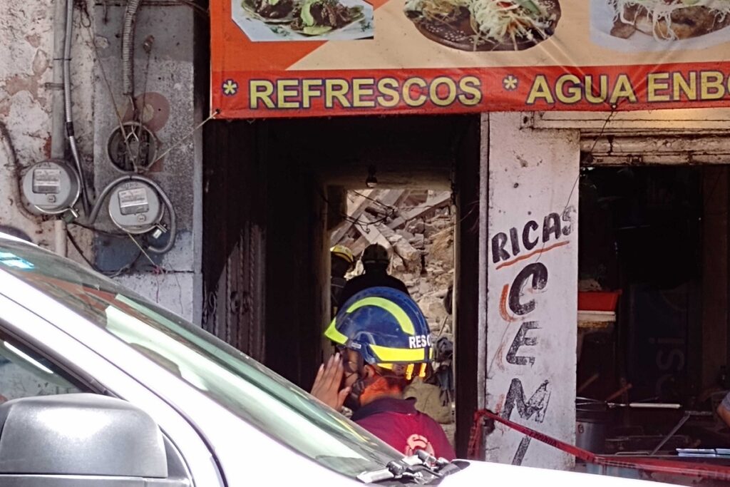se derrumba casona en la 7 Norte 1