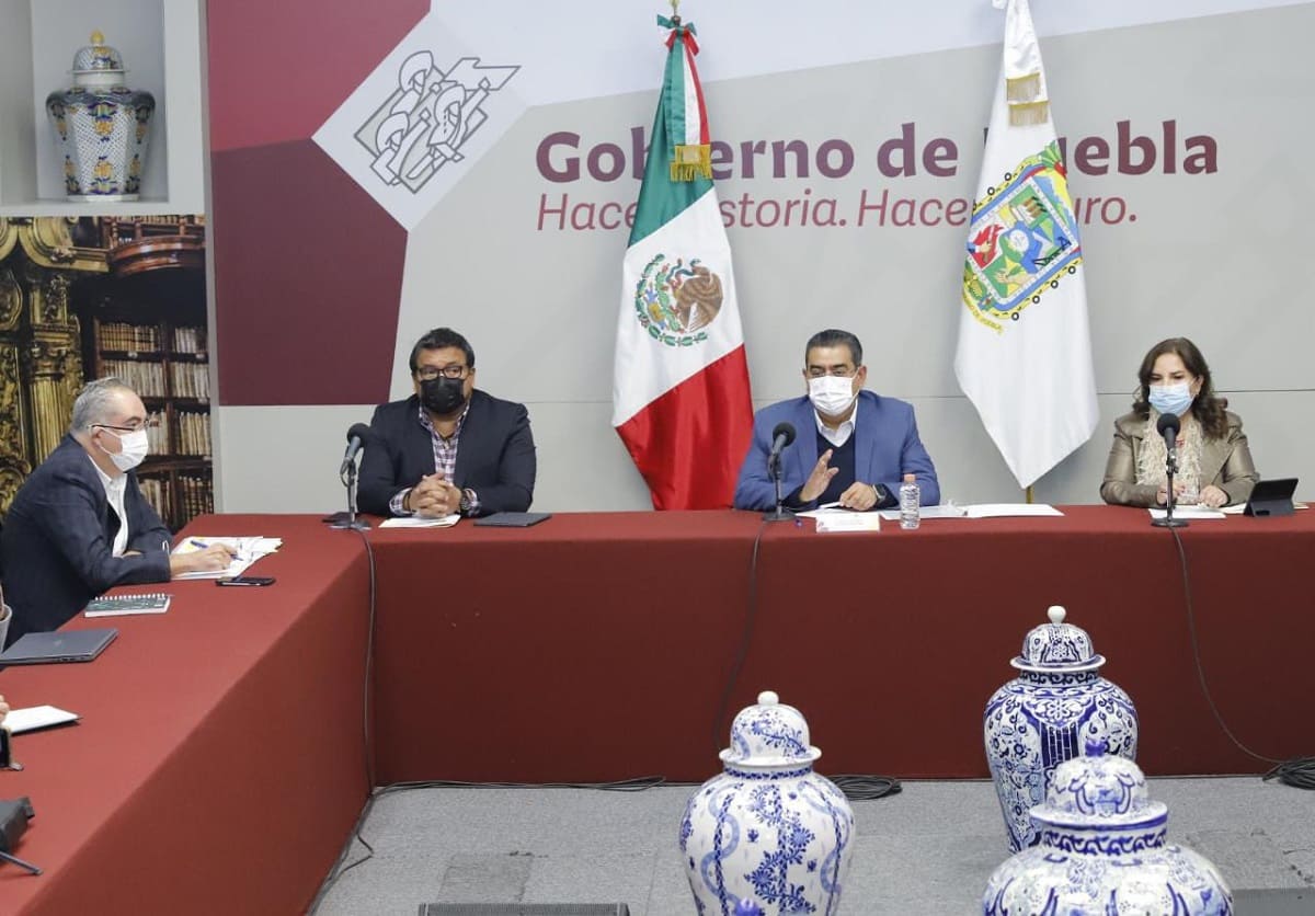 Políticos que se promocionen antes de tiempo deberán asumir las consecuencias, advierte gobernador de Puebla 3 sergio salomon cespedes 1 1