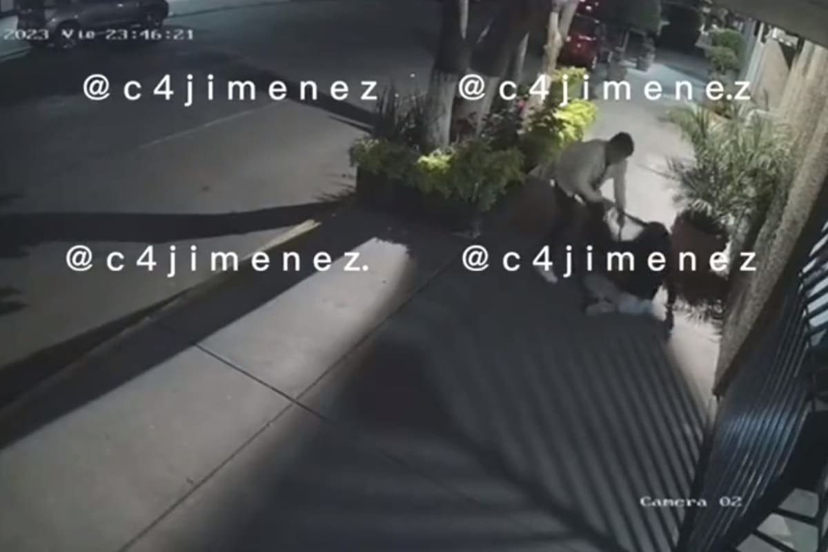 VIDEO: Sujeto jalonea a mujer del cabello y se la lleva en su auto en la CDMX 3 Sujeto agrede a mujer en la CDMX