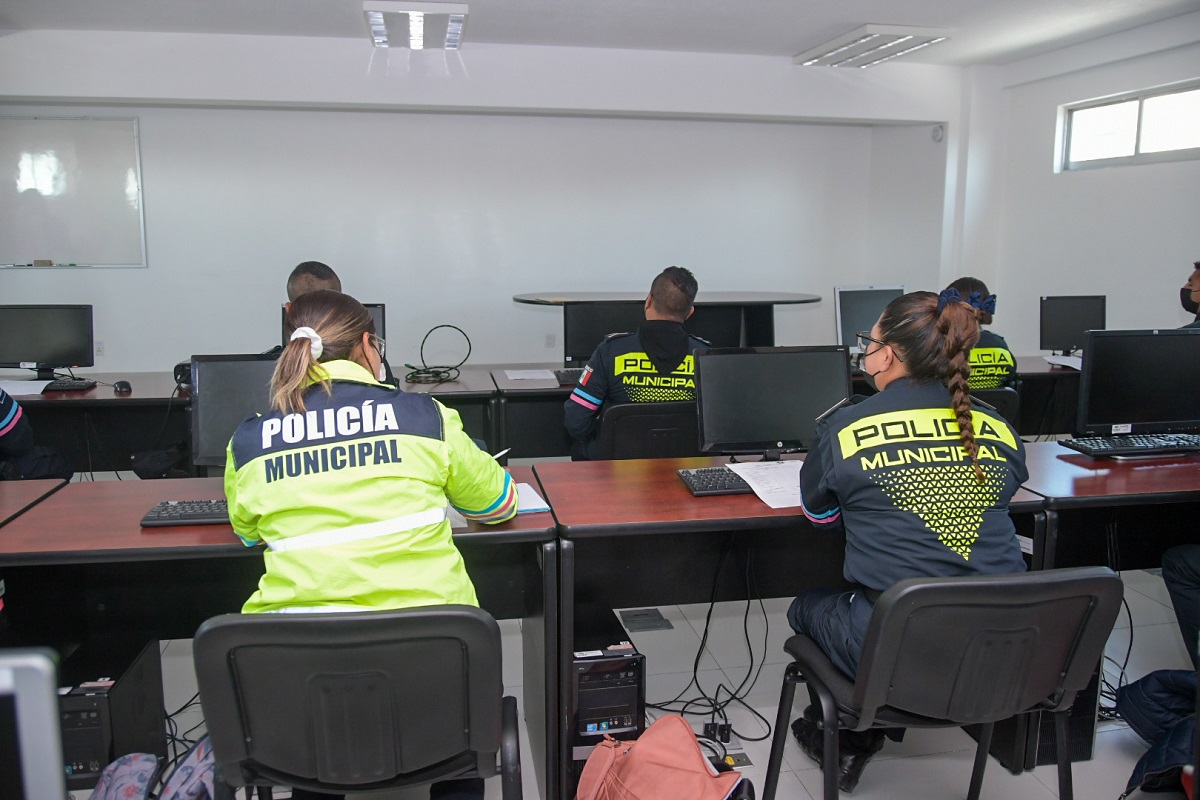 40 policias municipales son mujeres 2