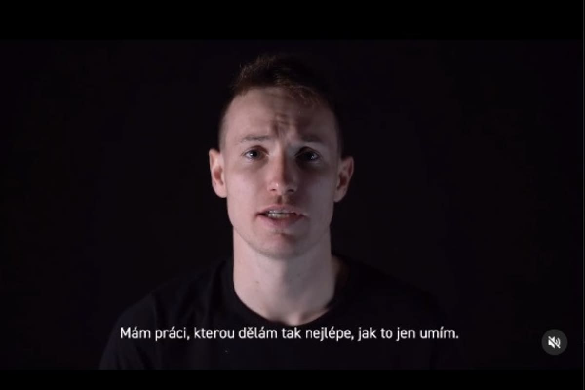 Futbolista checo se declara gay