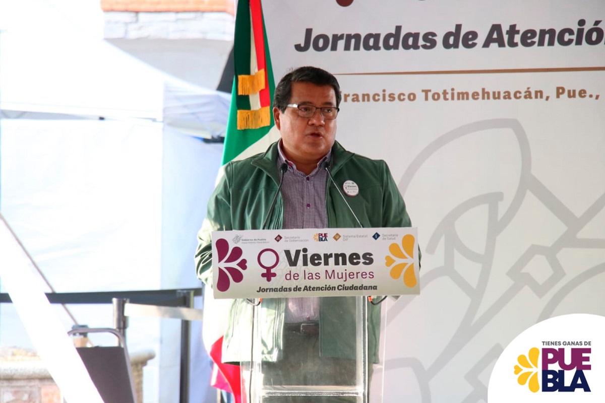 “Julio, amigo, el pueblo está contigo”, gritan al titular de Segob en Totimehuacán 2 Julio amigo el pueblo esta contigo