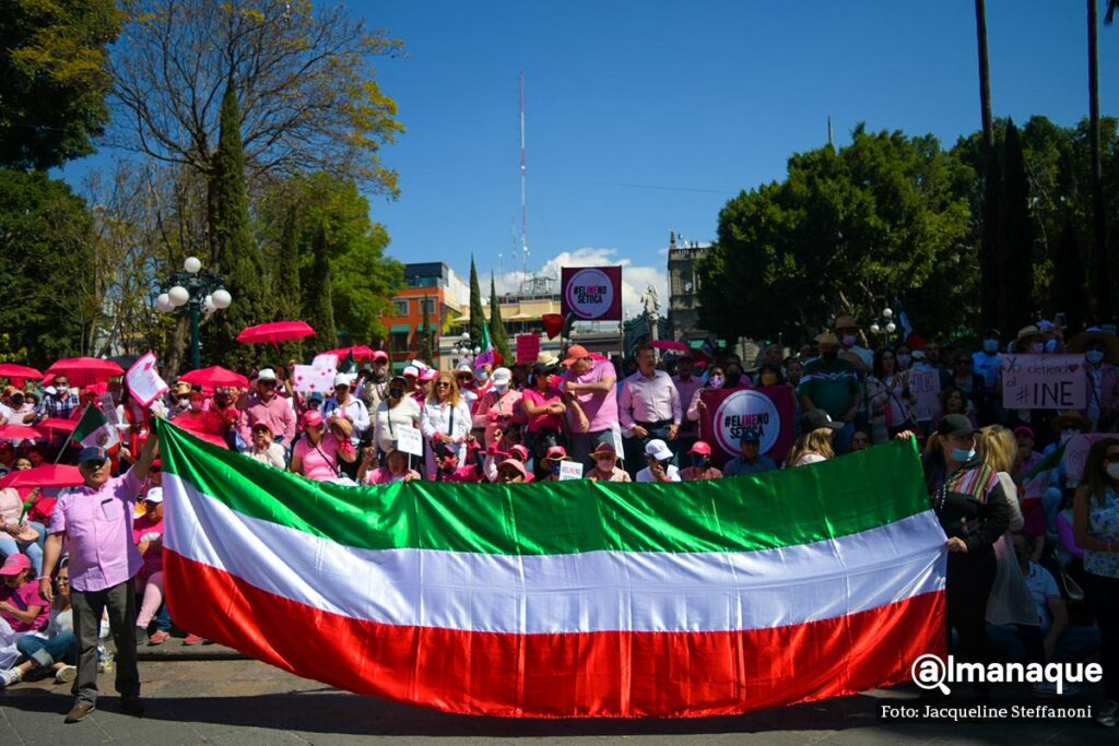 Marcha el ine no se toca zocalo de Puebla 19