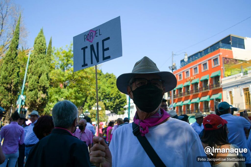 Marcha el ine no se toca zocalo de Puebla 22