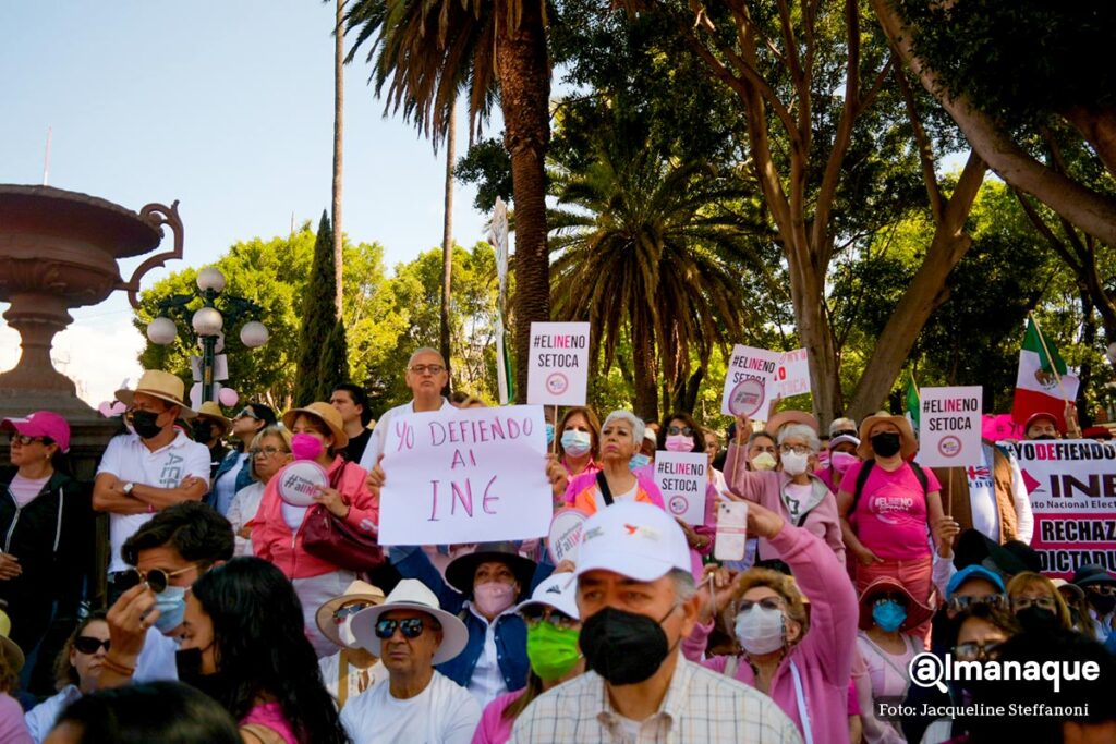 Marcha el ine no se toca zocalo de Puebla 9