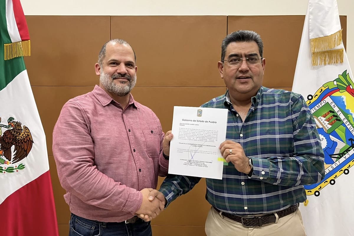 Confirma gobernador de Puebla a Alex Suárez como titular de Comunicación Social del gobierno 3 Sergio Salomon designa a Alex Suarez titular de com social 1