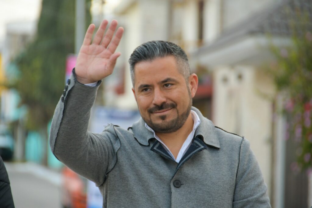 adan dominguez