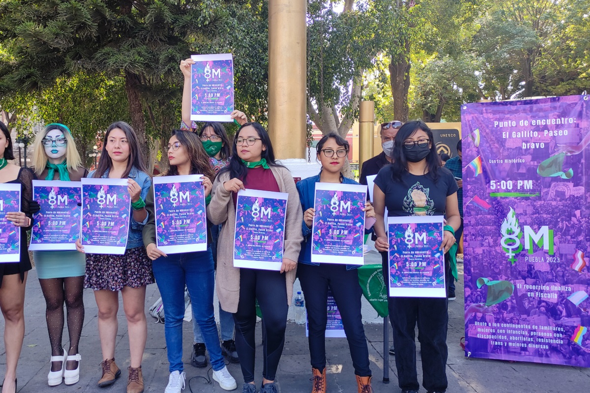 Alumnas de la BUAP piden Ley de Menstruación digna, apoyo a madres solteras y transporte exclusivo para mujeres 3 alumnas buap menstruacion digna 1