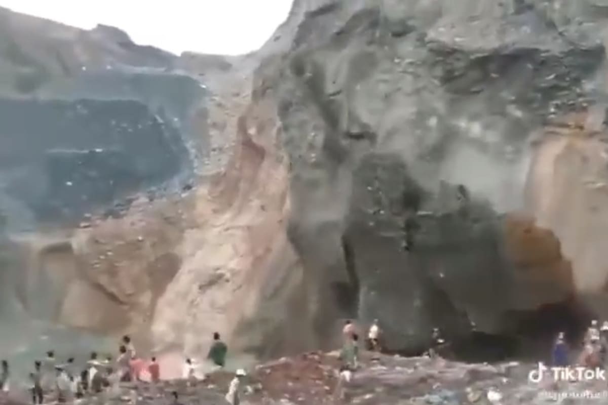 VIDEO: Derrumbe en mina deja a cinco muertos y 48 desaparecidos en China 2 Derrumbe en mina china