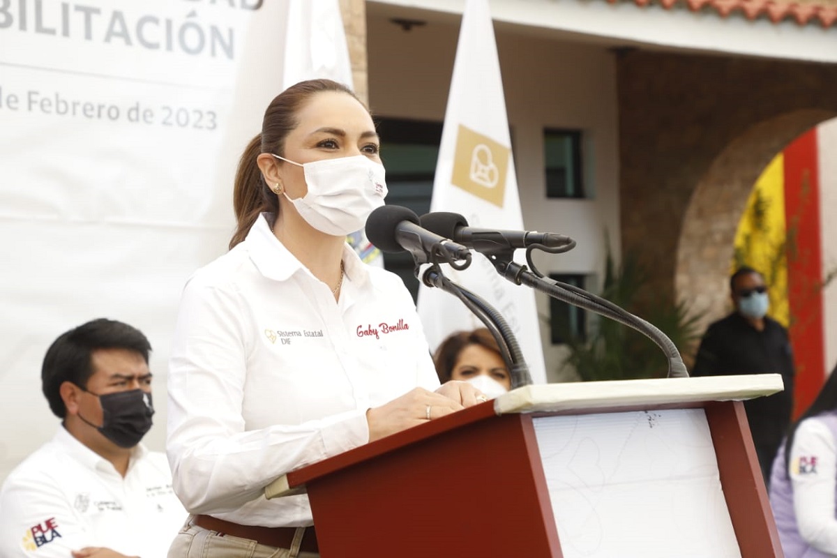 Promete Gaby Bonilla certificación CRII de la Unidad de Rehabilitación de Lara Grajales 2 gaby bonilla