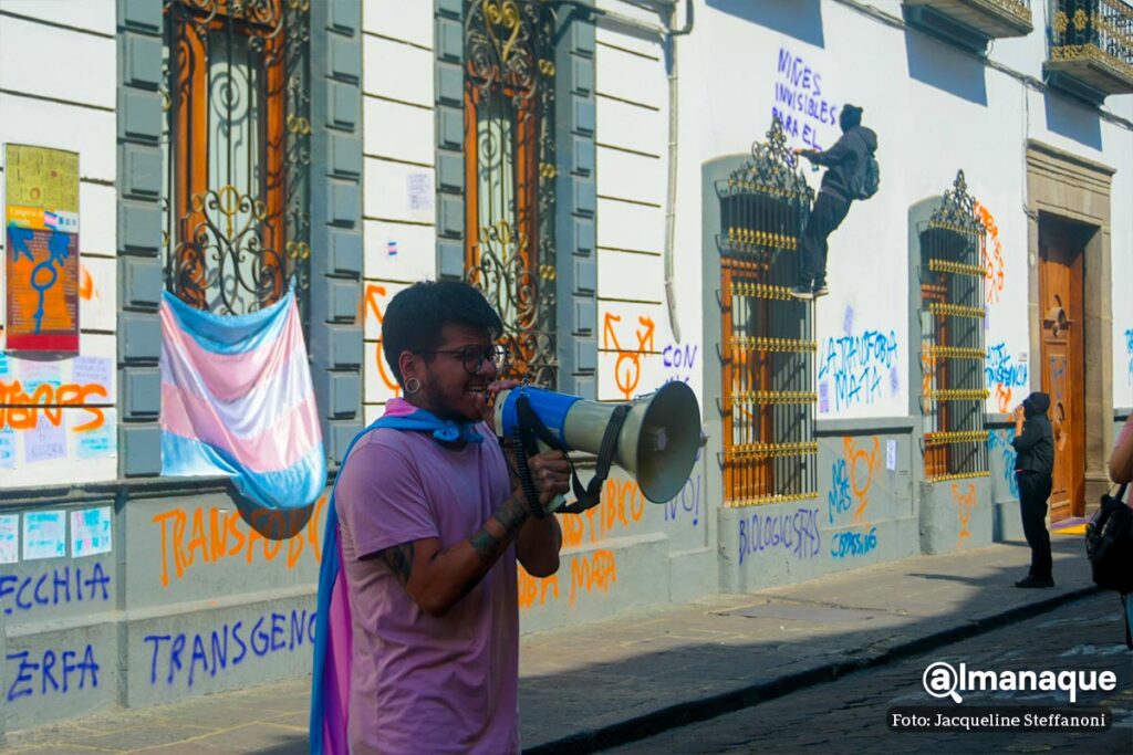 manifestacion trans congreso de Puebla 11