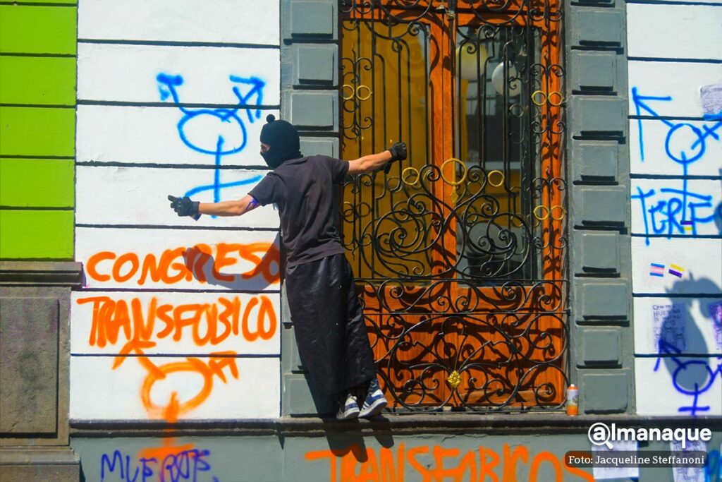 manifestacion trans congreso de Puebla 2