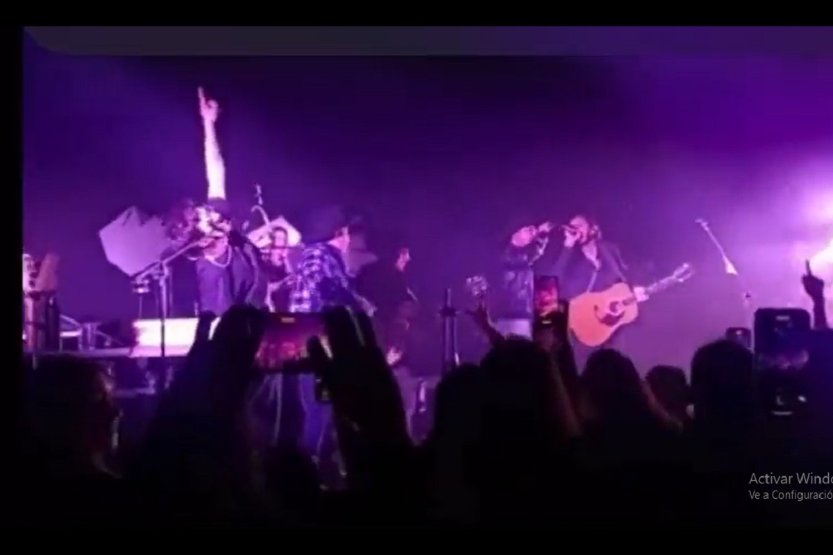 no se va morat y grupo frontera