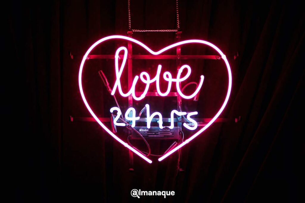 portada 20 Frases perfectas del Dia del amor y la amistad para mandar por mensaje