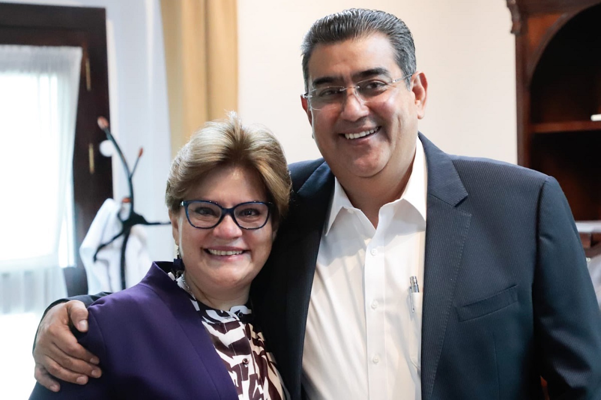 Vero Vélez asume la dirección del Sistema Estatal de Telecomunicaciones de Puebla 2 sergio salomon y vero velez