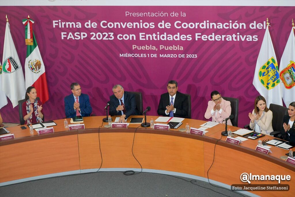 Puebla recibirá 287.1 mdp este año para seguridad; federación reconoce estrategia del gobierno estatal 36 Gobernador Sergio Salomon firma de Convenios de Coordinacion Puebla 16