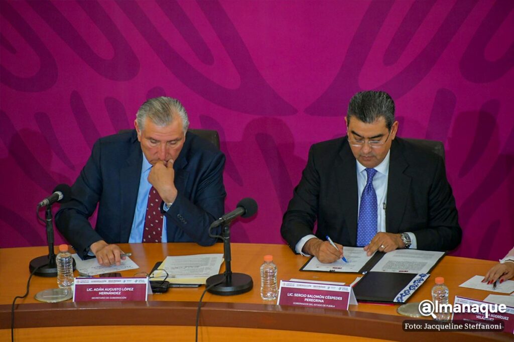 Puebla recibirá 287.1 mdp este año para seguridad; federación reconoce estrategia del gobierno estatal 42 Gobernador Sergio Salomon firma de Convenios de Coordinacion Puebla 22