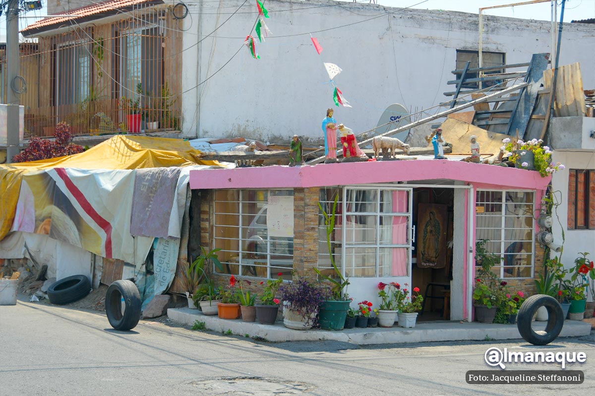 Ayuntamiento de Puebla derribará ocho construcciones de casas que invaden la vía pública; hay 600 reportes 2 Invasion de banquetas 5