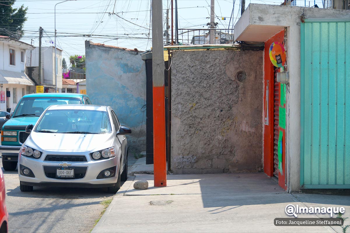 FOTOS: Vecinos de San Baltazar Campeche se adueñan de las banquetas 9 Invasion de banquetas 7