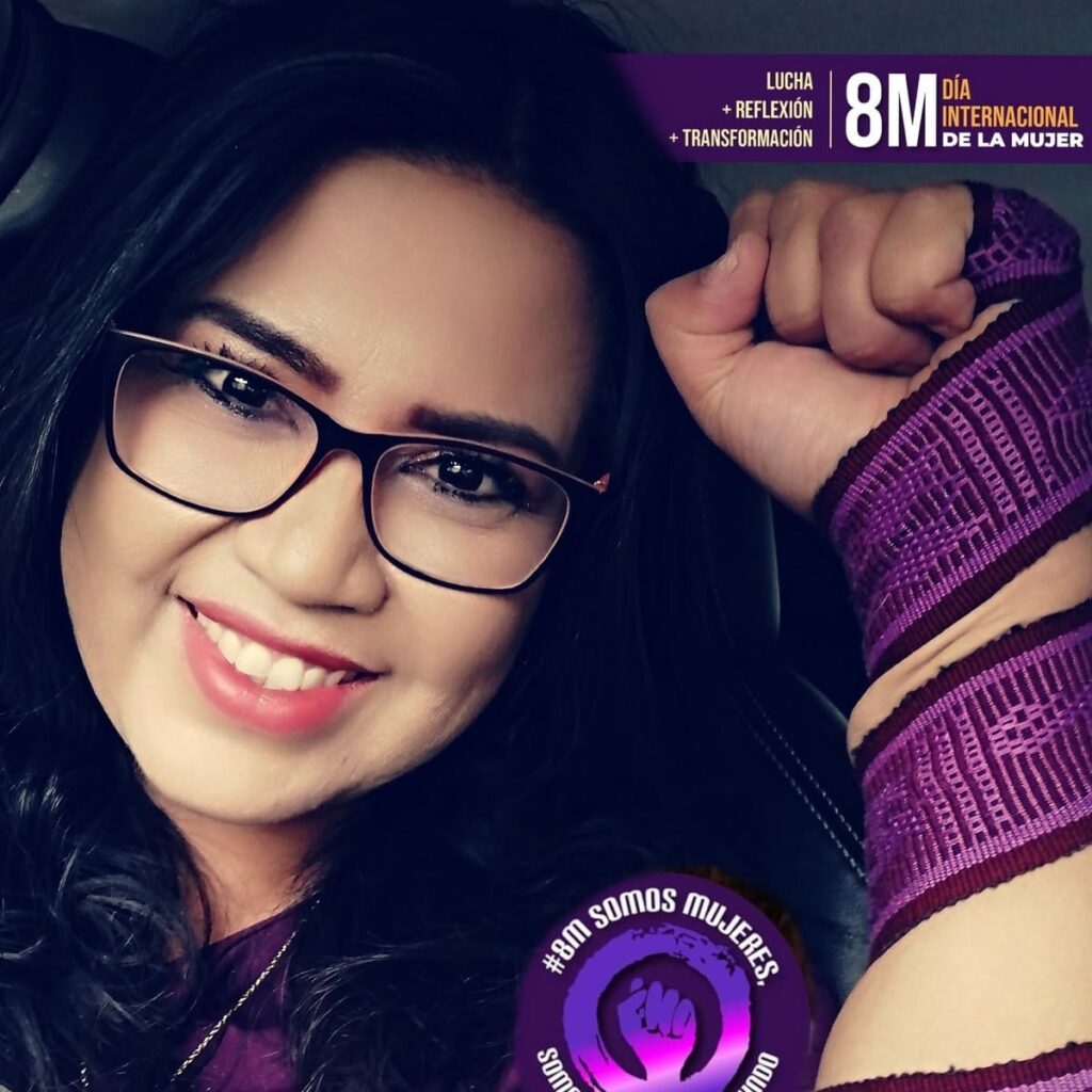 Irene Olea presume el 8M 1