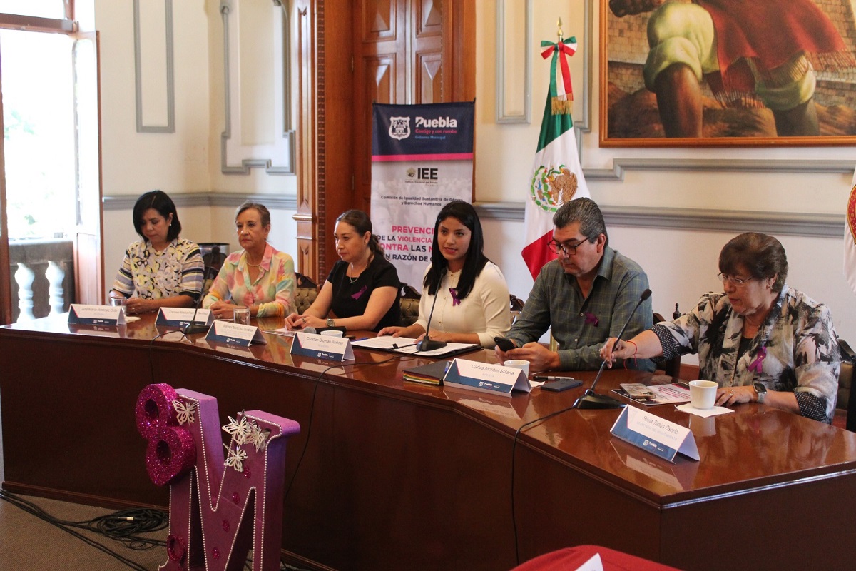 En el Ayuntamiento de Puebla se capacitan contra la violencia política hacia las mujeres 1 WhatsApp Image 2023 03 08 at 12.55.36 PM