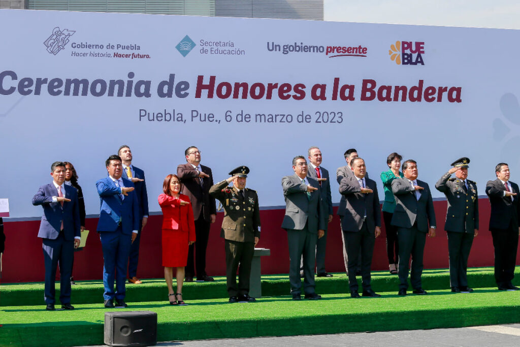 honores a la bandera 1