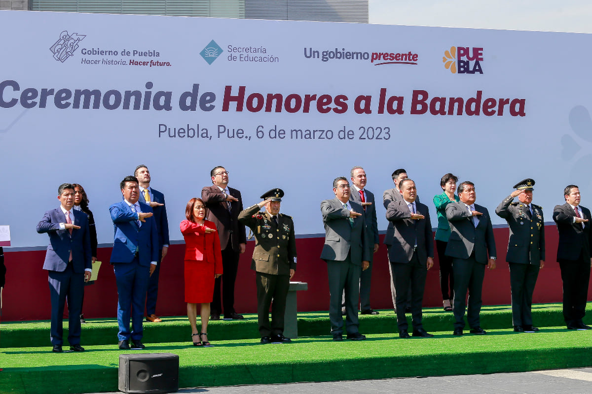 Encabeza Sergio Salomón ceremonia de Honores a la Bandera 1 honores a la bandera 1