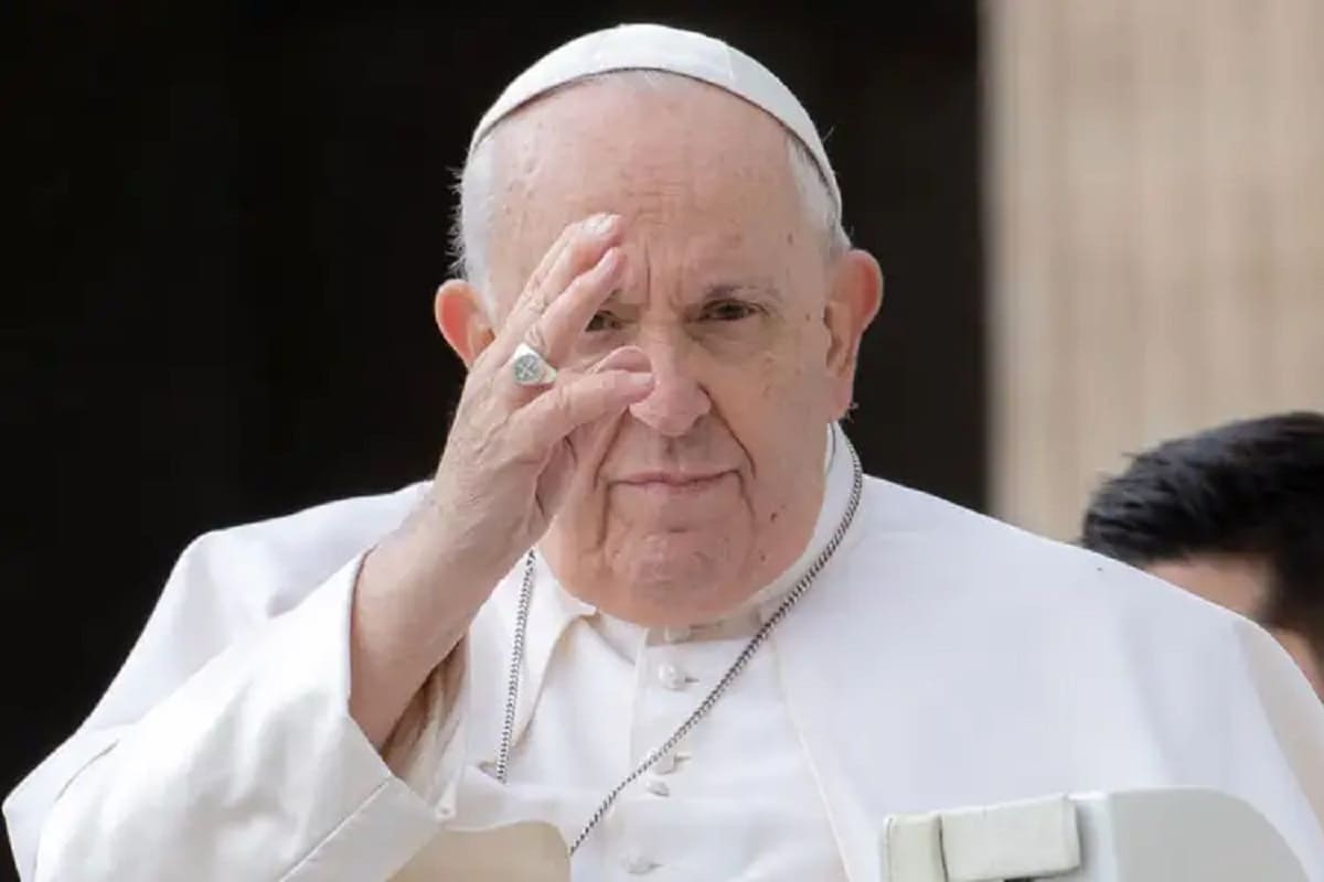 Por problemas respiratorios, hospitalizan al Papa Francisco en Roma 3 papa francisco hiospitalizado
