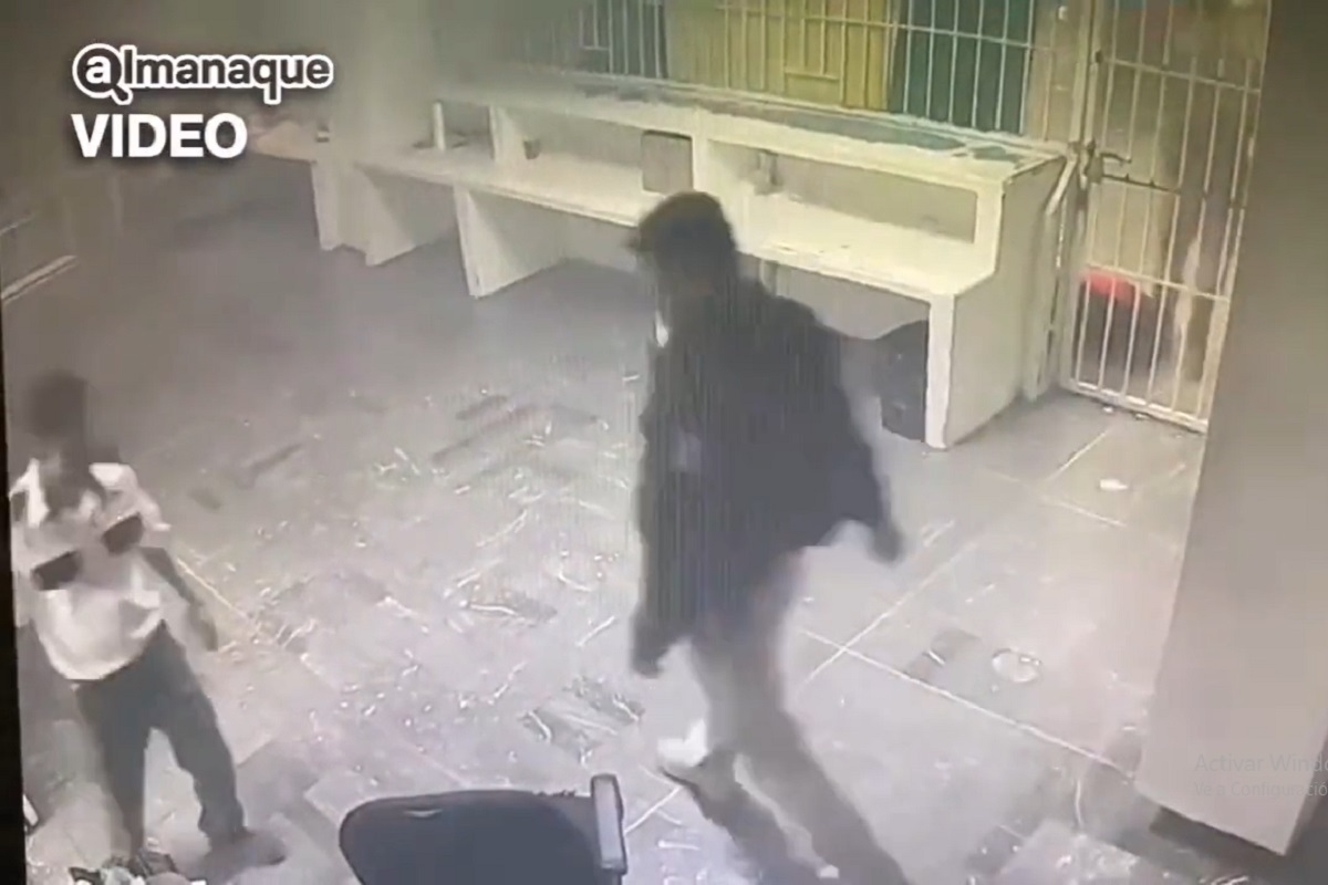 VIDEO: Personal del INM dejó encerrados a migrantes durante incendio en albergue de Ciudad Juárez 3 personal de INM abandono a migrantes durante incendio