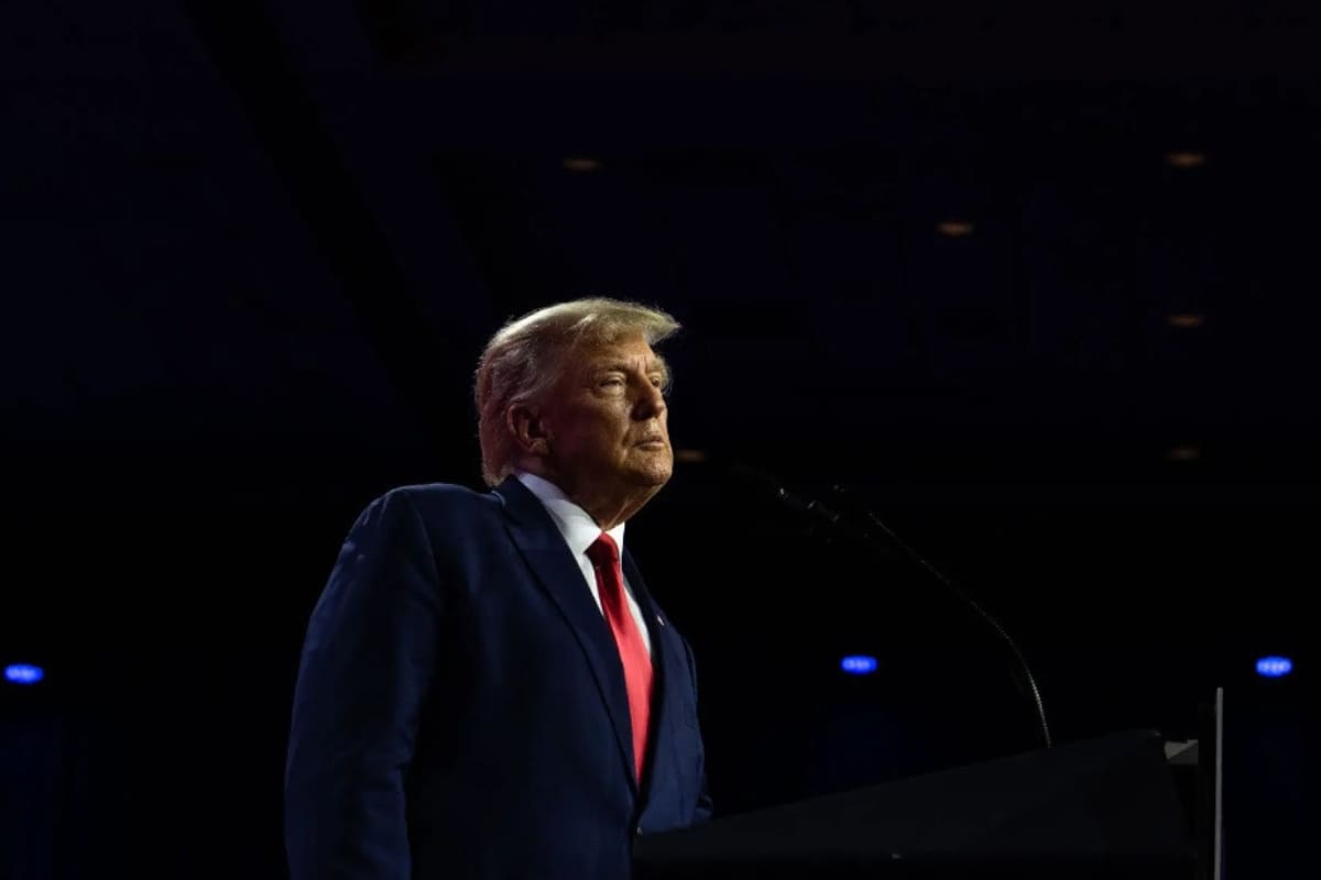 Trump es formalmente acusado