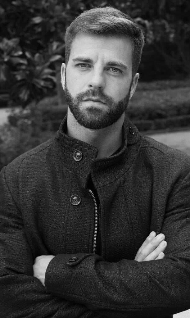 Antonio Moreno, "Héctor de Silva" es candidato a la alcaldía de Carcelén. Antes fue actor porno gay