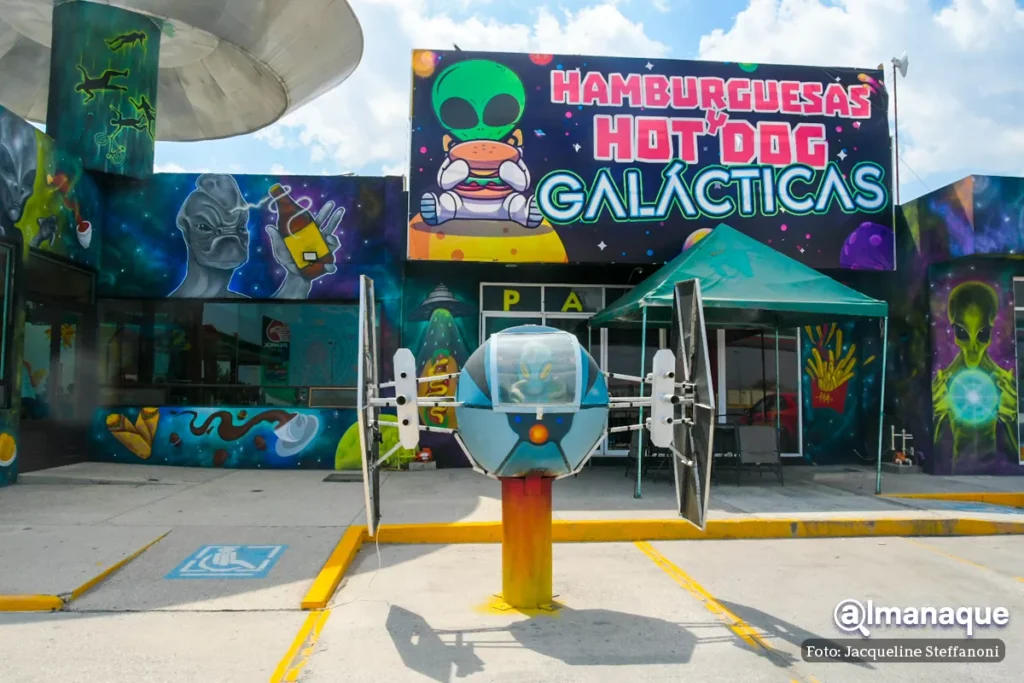 Area 144 La gasolinera con tematica OVNI que tiene museo hotel y restaurante en Puebla 14