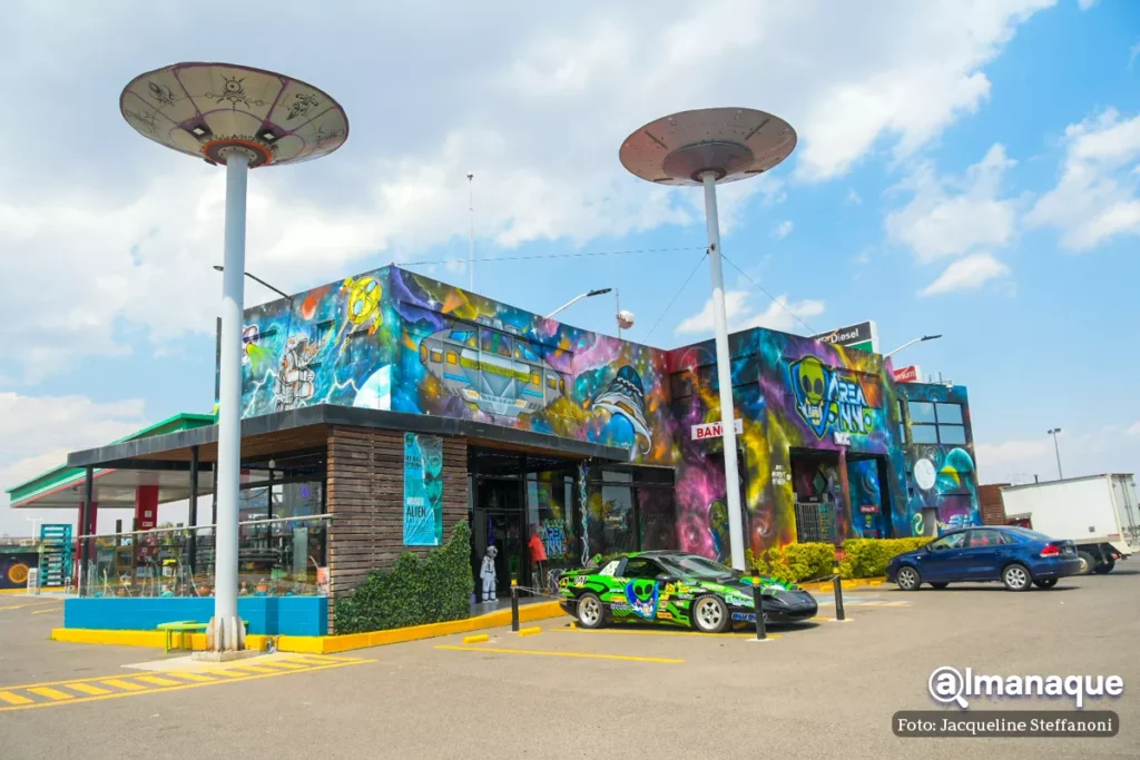 Area 144 La gasolinera con tematica OVNI que tiene museo hotel y restaurante en Puebla 5