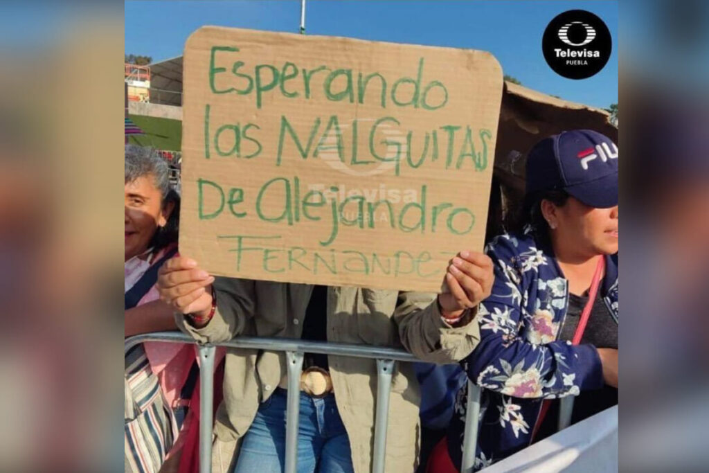 Mensajes de poblanos esperando a Alejandro Fernández