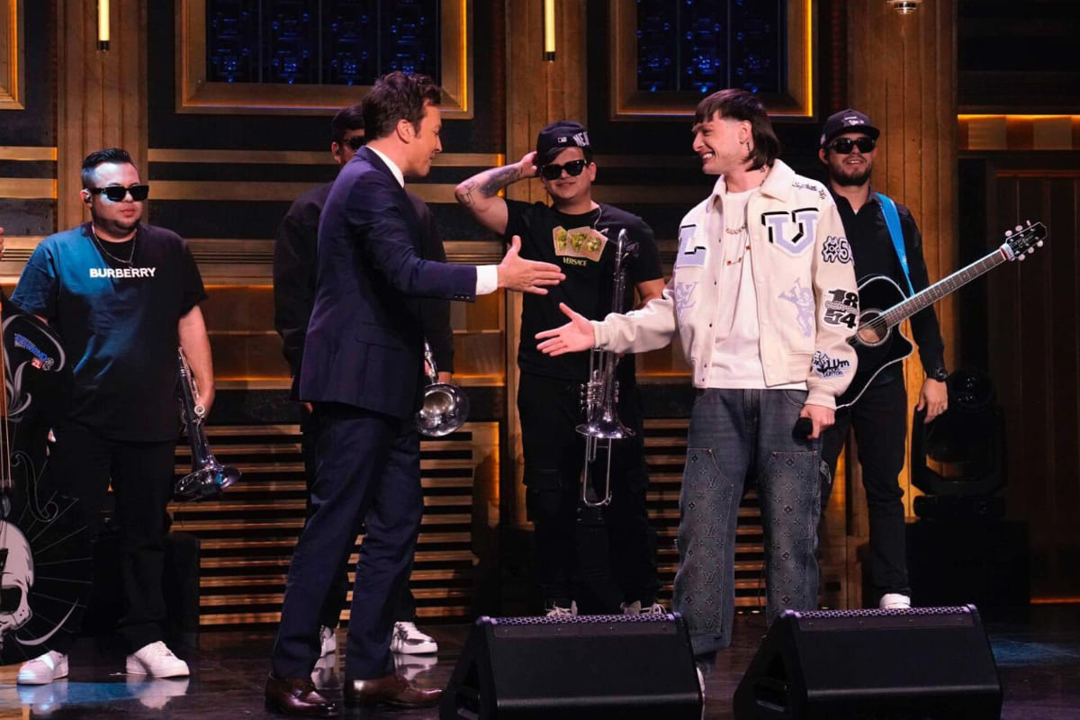 Así fue la participación de Peso Pluma en el show de Jimmy Fallon 3 Peso Pluma en el show de Jimmy Fallon