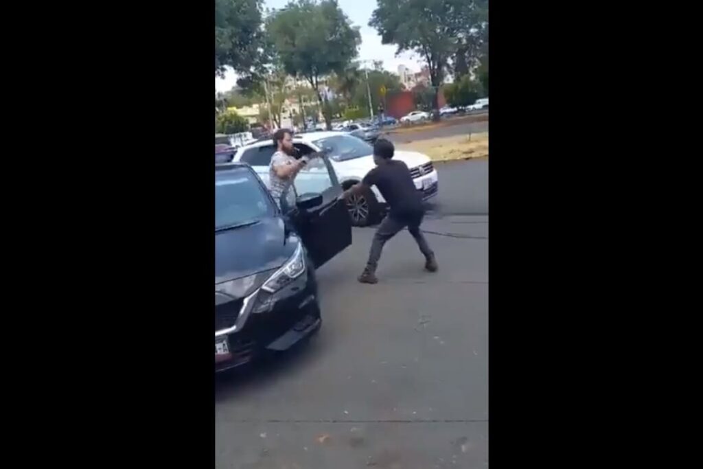 Riña camino al batán