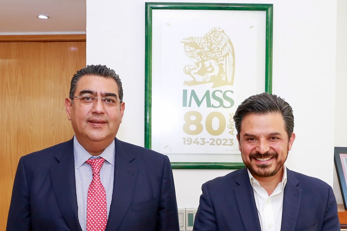 Puebla hará equipo con el IMSS-Bienestar para tener más médicos y medicamentos 3 Sergio Salomón IMSS-Bienestar