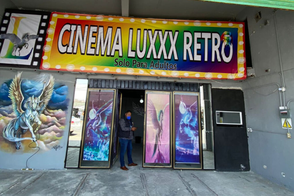 Clausuran cine para adultos en la 20 de noviembre