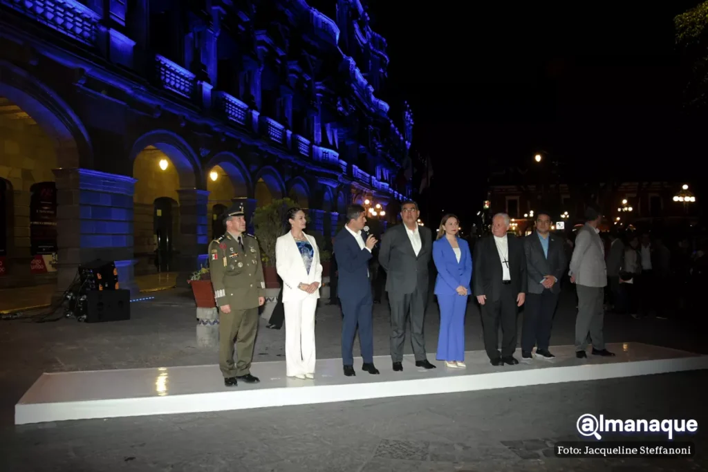 FOTOS: Con show de luces en la Catedral y Palacio Municipal, celebran el 492 aniversario de la fundación de Puebla 14 conmemoracion de los 492 anos de la fundacion de la Ciudad de Puebla Eduardo Rivera Sergio Salomon Goberndor de Puebla 17