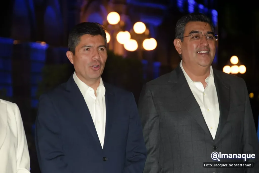 FOTOS: Con show de luces en la Catedral y Palacio Municipal, celebran el 492 aniversario de la fundación de Puebla 16 conmemoracion de los 492 anos de la fundacion de la Ciudad de Puebla Eduardo Rivera Sergio Salomon Goberndor de Puebla 21