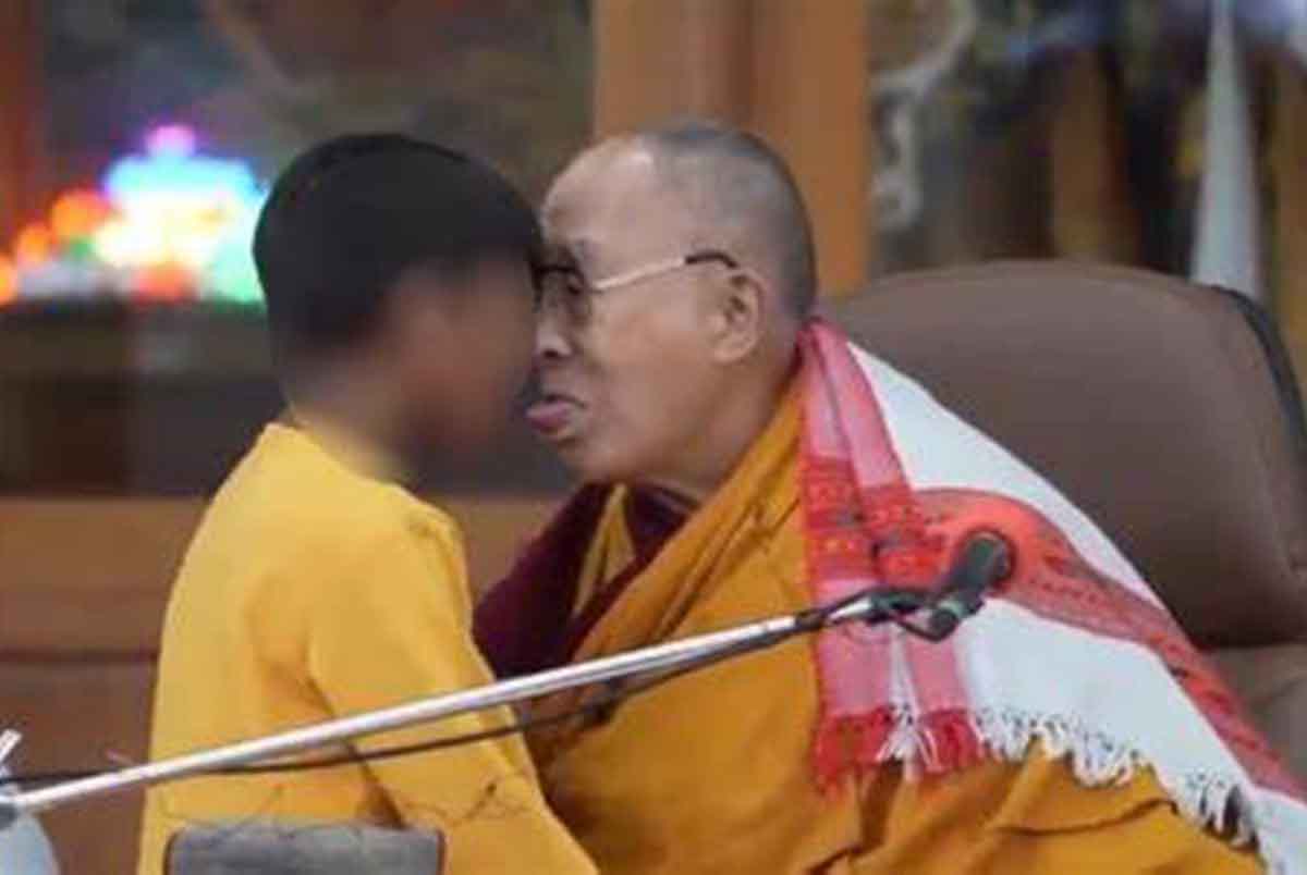 Critican a Dalai Lama por pedir a niño que lo bese en la boca 3 Critican a Dalai Lama por pedir a niño que lo bese en la boca