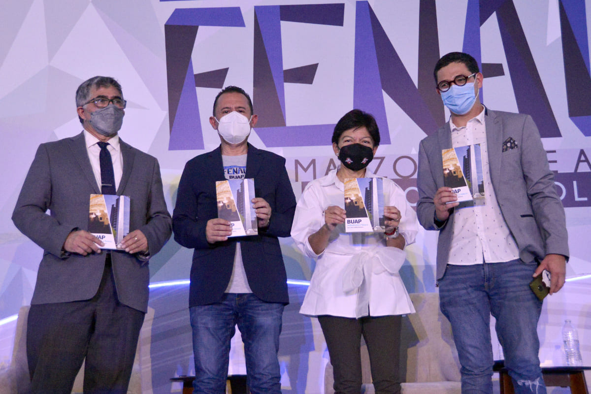 Se presenta en la Fenali BUAP, reflexiones y futuro, compilado por la Rectora Lilia Cedillo Ramírez 1 fenali buap 1