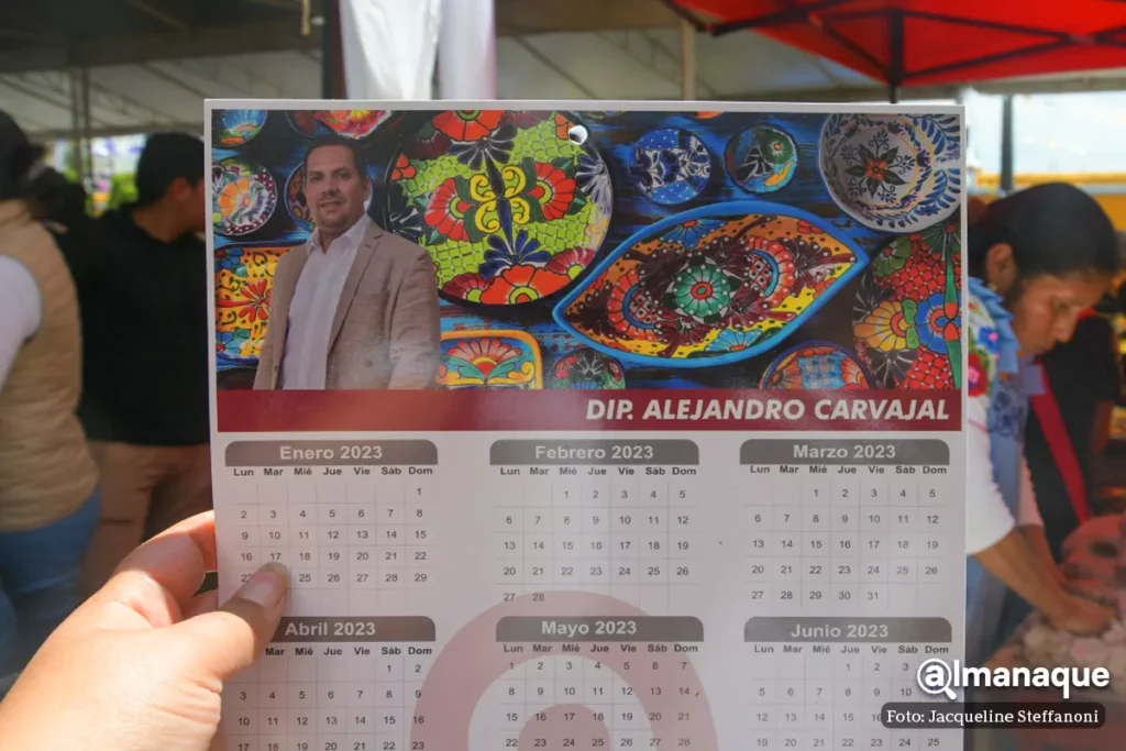 Políticos se pasean en la Feria de la Gordita: regalan cubetas, calendarios y pegan lonas para promocionarse 22 feria de la gordita puebla 2023 31