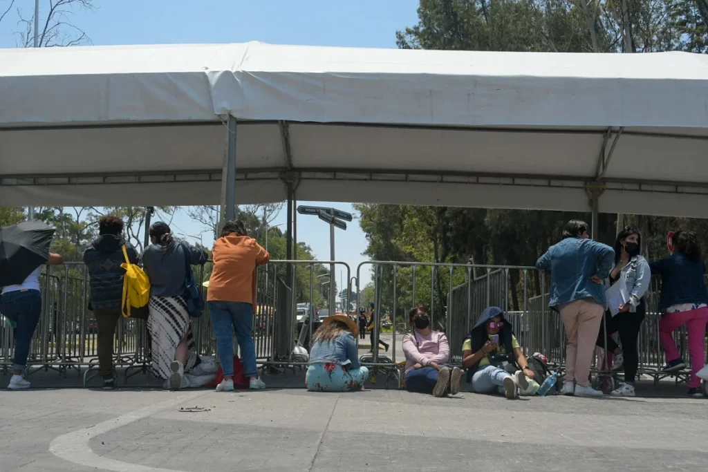 fila alejandro fernandez feria de puebla 4