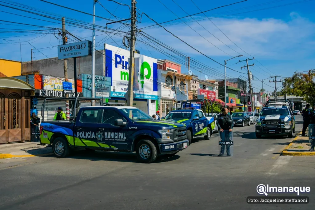 FOTOS: Retiran casetas del Mercado Amalucan tras dos años de ser instaladas 34 mercado de Amalucan comerciantes